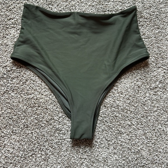 High-Waisted Olive Green Bikini Bottom cheeky - Picture 1 of 3